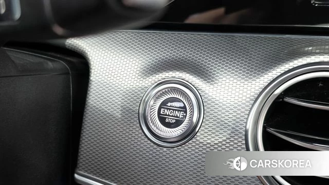 Mercedes-Benz E-Class W213 id 4672170 из Кореи 21