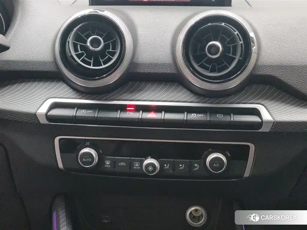 Audi Q2L id 4583603 из Китая 21