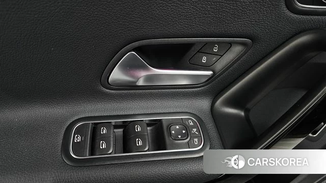Mercedes-Benz A-Class W177 id 4294181 из Кореи 21