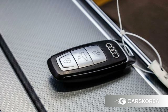 Audi A7L id 4273498 из Китая 21
