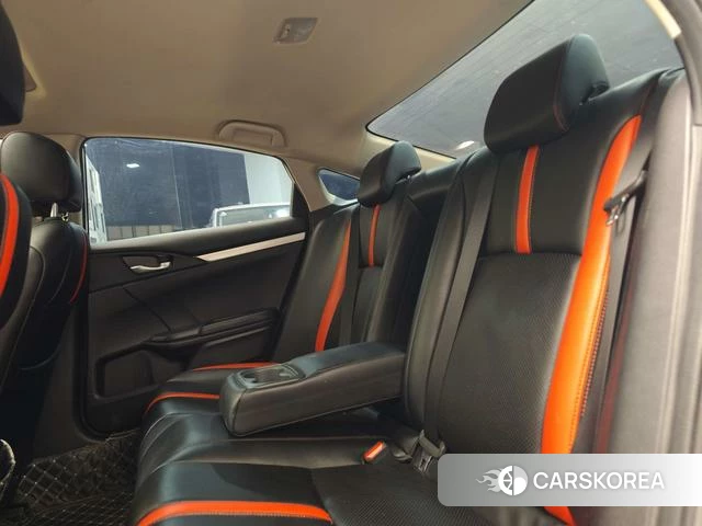 Honda Civic id 4220907 из Китая 21