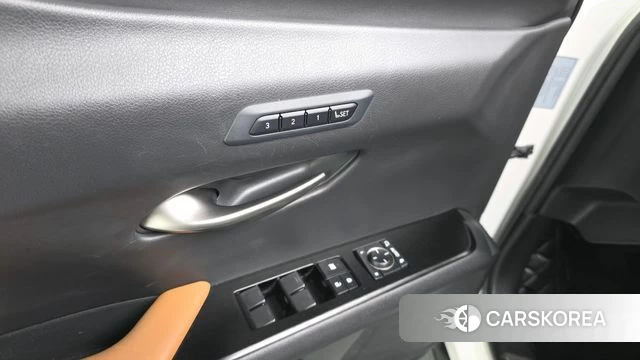 Lexus UX250h id 4351065 из Кореи 21
