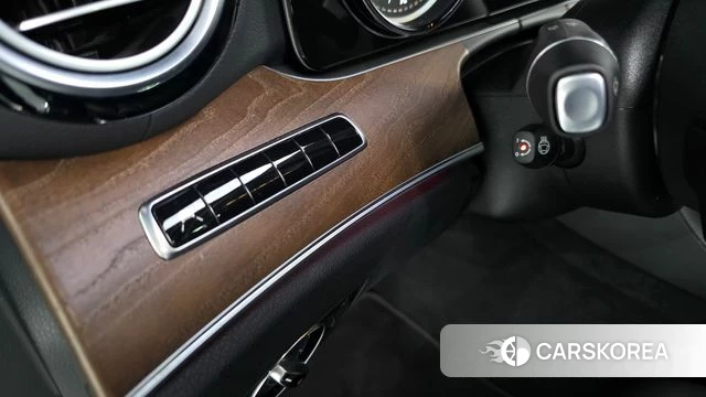 Mercedes-Benz E-Class W213 id 4423989 из Кореи 21