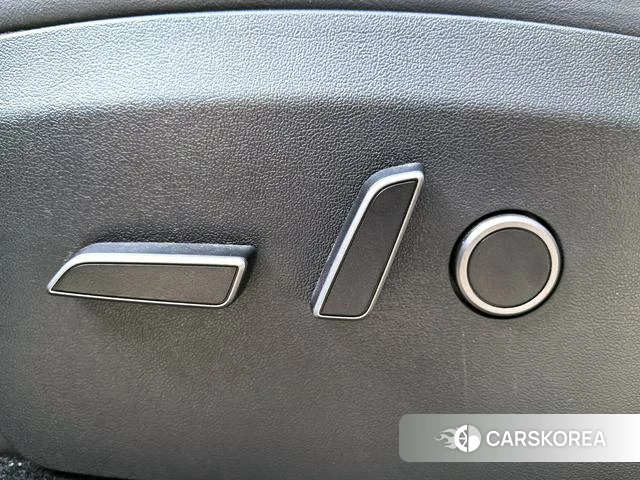 Tesla Model Y id 4206945 из Китая 21