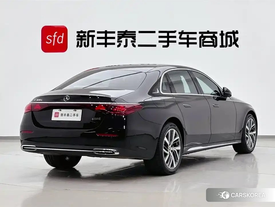 Mercedes-Benz E-Class id 4565248 из Китая 21