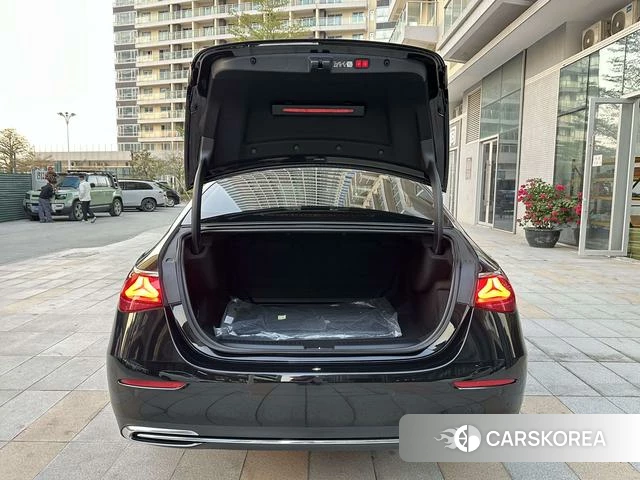 Mercedes-Benz E-class id 4260893 из Китая 21
