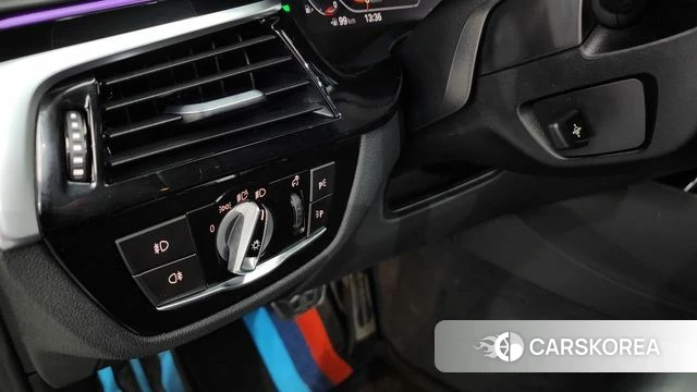 BMW 5 Series (G30) id 4619856 из Кореи 20
