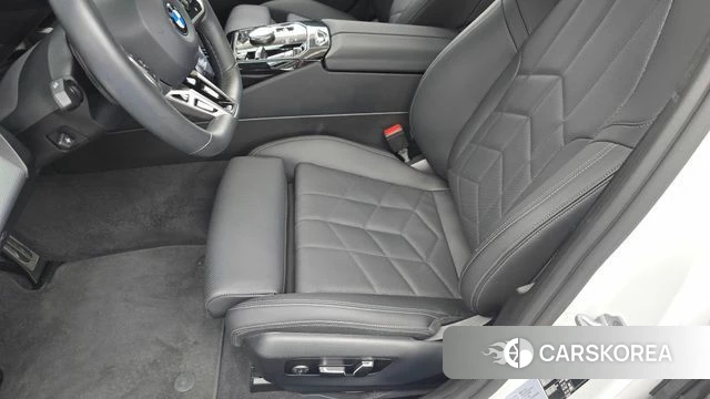 BMW 5 Series (G60) id 4635638 из Кореи 21