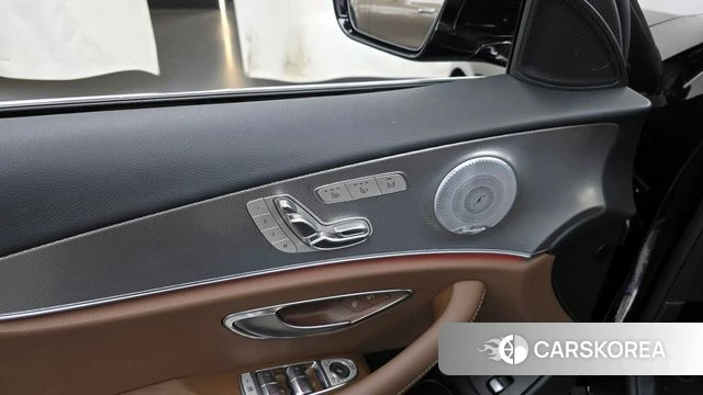 Mercedes-Benz E-Class W213 id 4268645 из Кореи 21