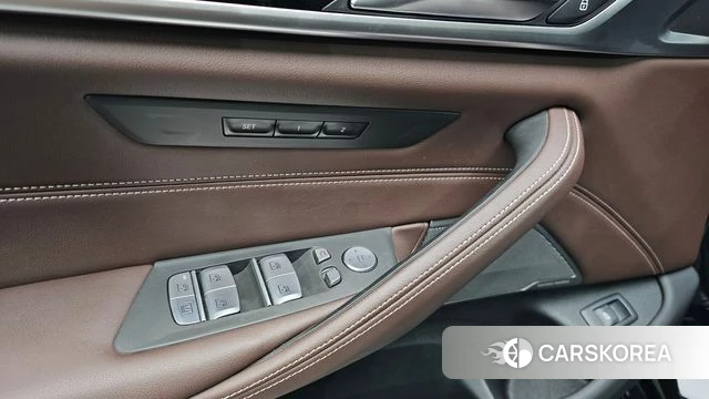BMW 5 Series (G30) id 4469175 из Кореи 21