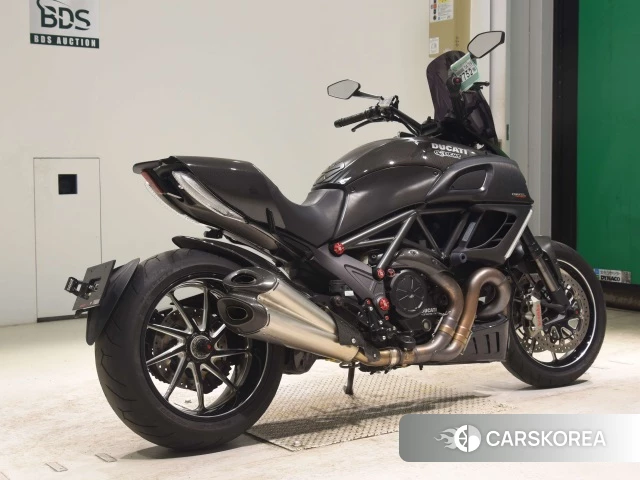 Ducati DIAVEL CARBON id 4190624 из Японии 21