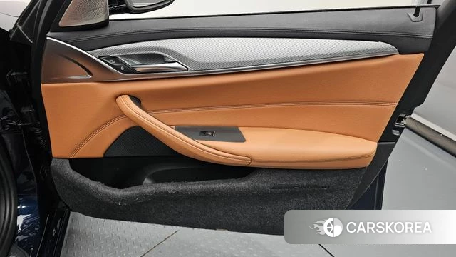 BMW 5 Series (G30) id 4496515 из Кореи 21