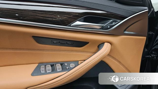 BMW 5 Series (G30) id 4202291 из Кореи 21
