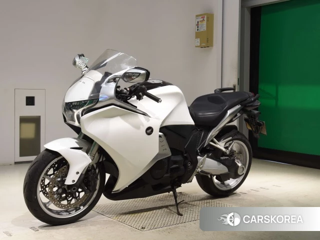 Проданный Honda VFR1200F DCT id 4010978 из Японии, фото 21
