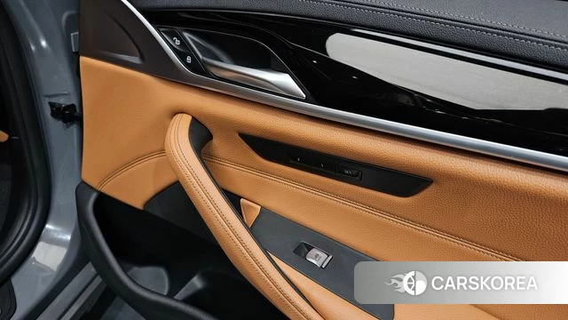 BMW 5 Series (G30) id 4592479 из Кореи 21