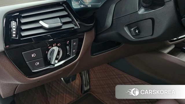 BMW 5 Series (G30) id 4429695 из Кореи 21