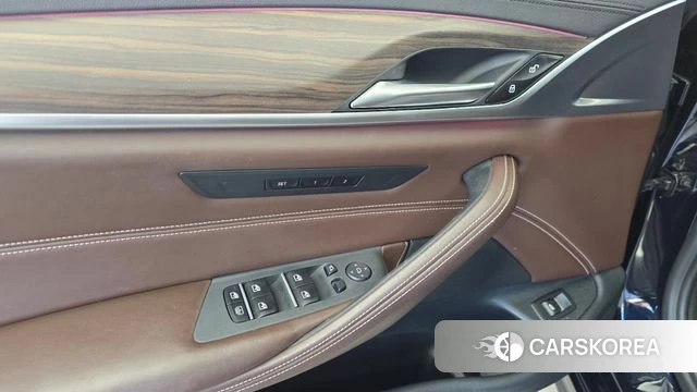 BMW 5 Series (G30) id 4918950 из Кореи 21
