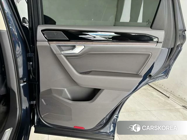 Volkswagen Touareg id 4299400 из Китая 21