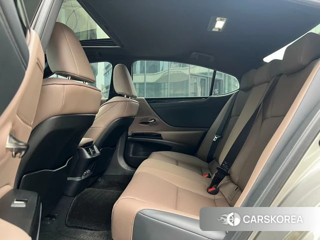 Lexus ES id 4374424 из Китая 21