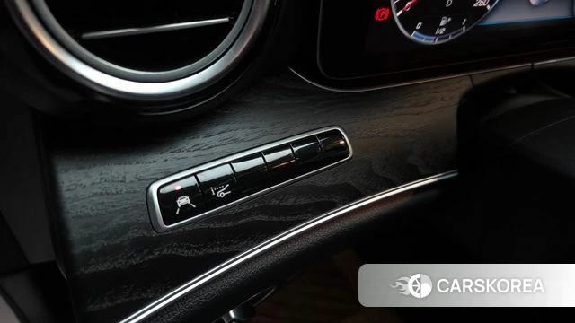 Mercedes-Benz E-Class W213 id 4188626 из Кореи 21