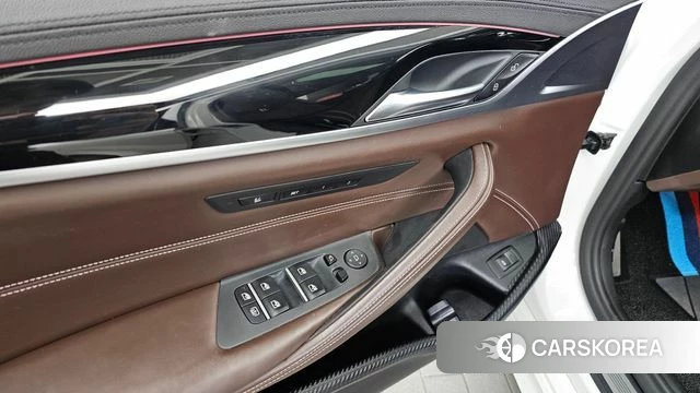 BMW 5 Series (G30) id 4794733 из Кореи 21