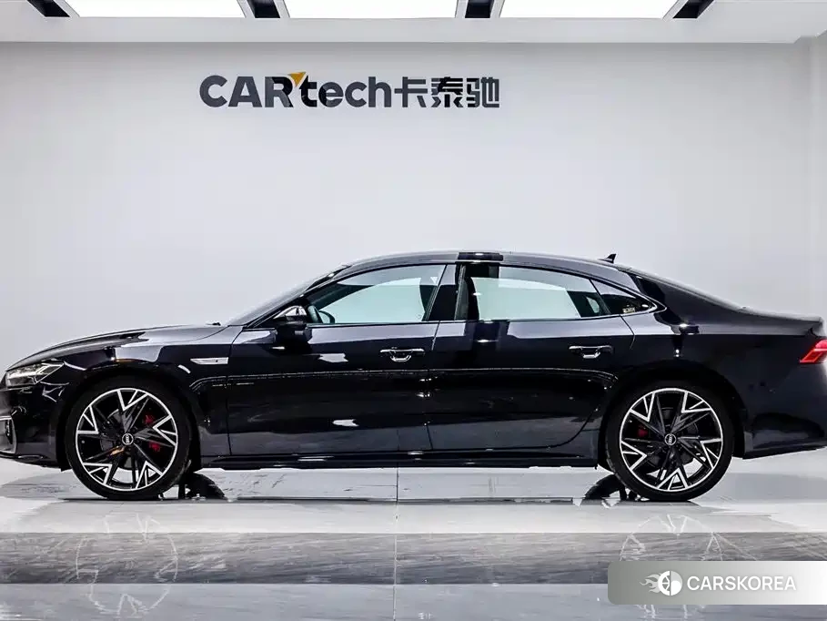 Audi A7L id 4570596 из Китая 21