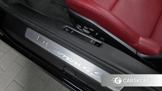 Porsche 911(992) id 4308103 из Кореи 21