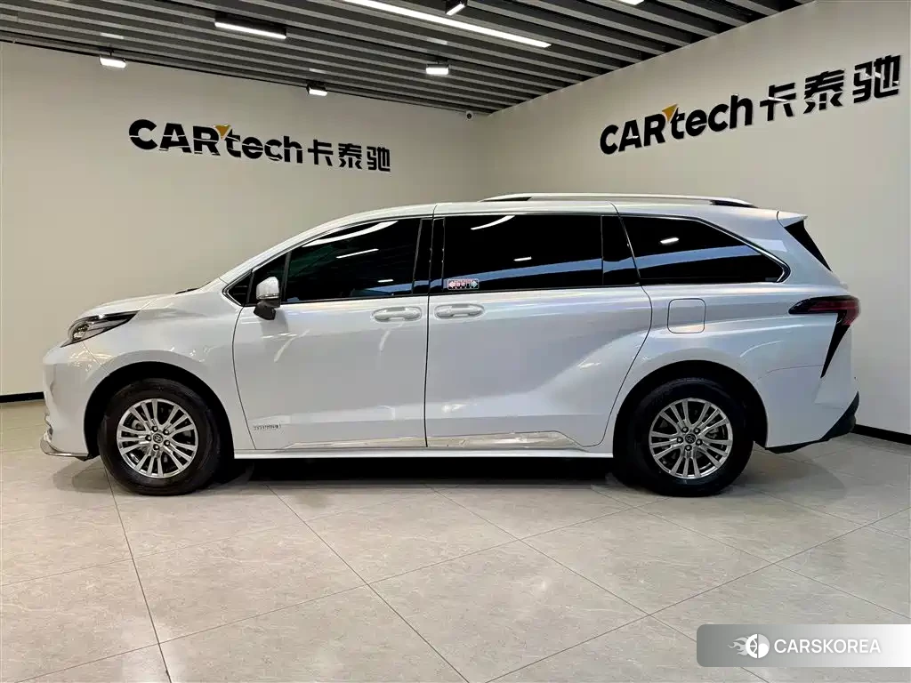 Toyota Sienna id 4599736 из Китая 21