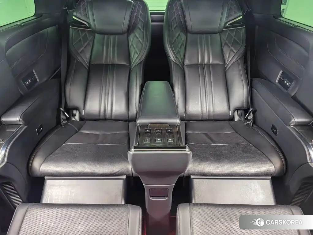 Lexus LM id 4622728 из Китая 21