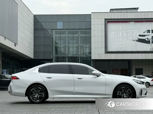BMW 5 series id 3944904 из Китая 21