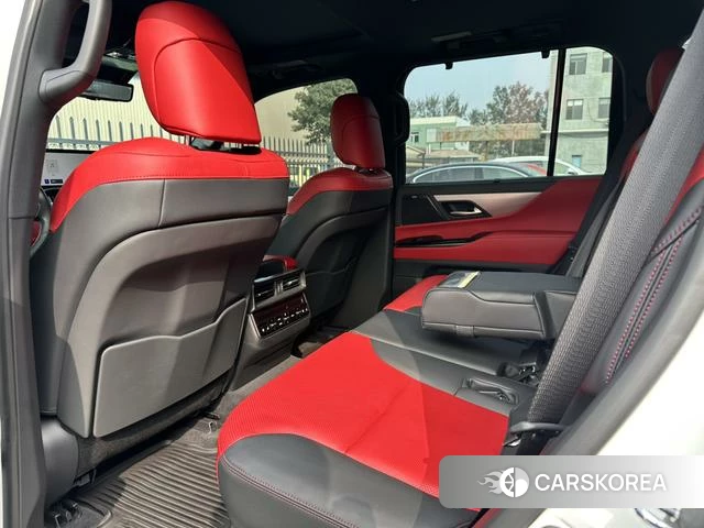 Lexus LX id 4273584 из Китая 21