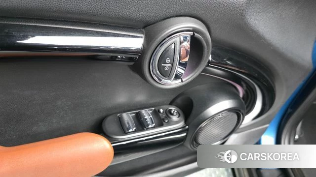 Mini Cooper S Convertible id 4309365 из Кореи 21