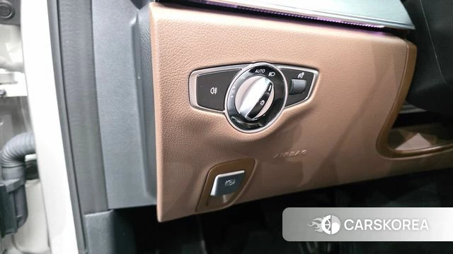 Mercedes-Benz E-Class W213 id 4716244 из Кореи 21