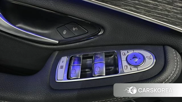 Mercedes-Benz C-Class W205 id 4641807 из Кореи 21