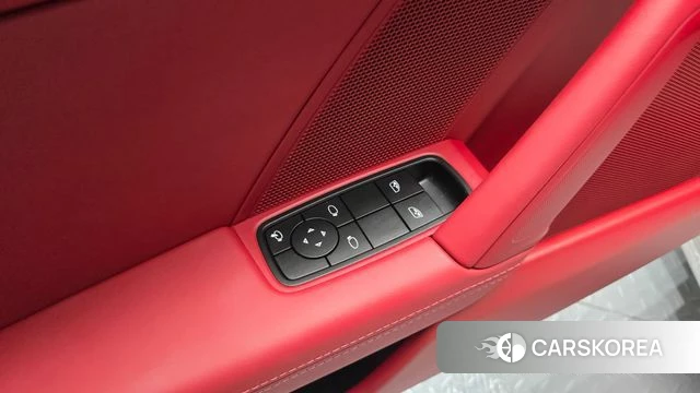 Porsche 911(992) id 4590628 из Кореи 21