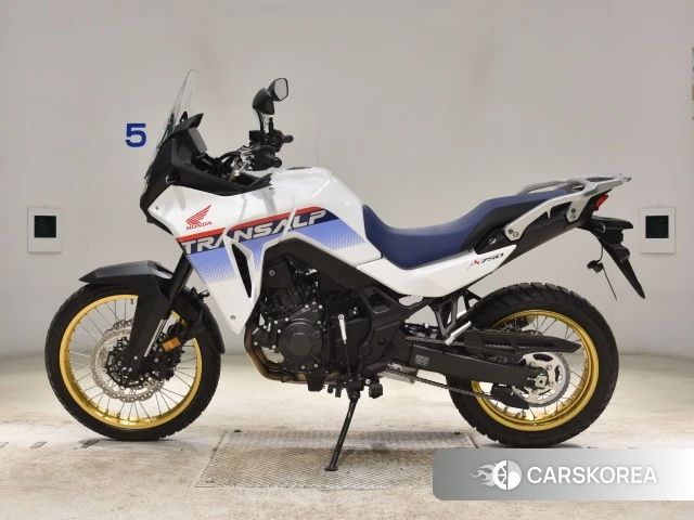 Honda TRANSALP XL750 id 4184968 из Японии 21