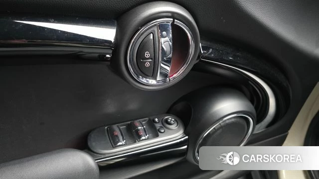 Mini Cooper Convertible id 4596273 из Кореи 21