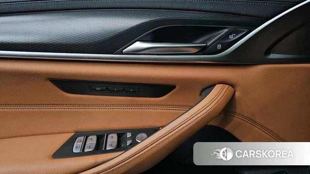 BMW 5 Series (G30) id 4480729 из Кореи 21
