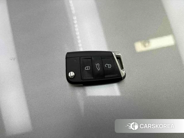 Volkswagen Bora id 4374715 из Китая 21