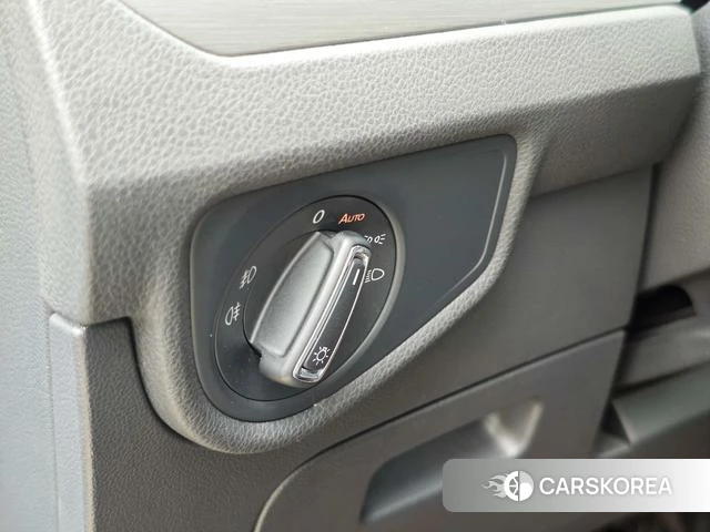 Volkswagen Touran L id 4290593 из Китая 21