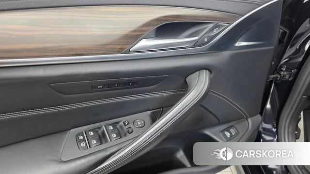 BMW 5 Series (G30) id 4747001 из Кореи 21