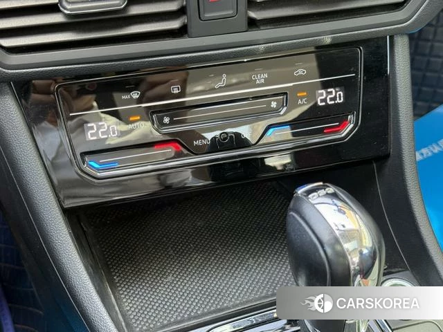 Volkswagen Bora id 4271533 из Китая 21