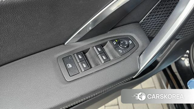 BMW iX1 (U11) id 4665695 из Кореи 21