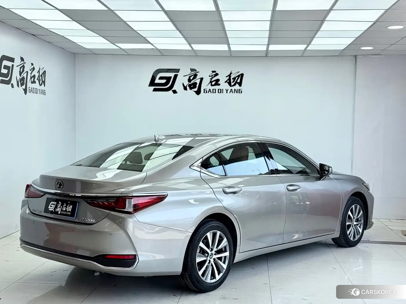 Lexus ES id 4514124 из Китая 21