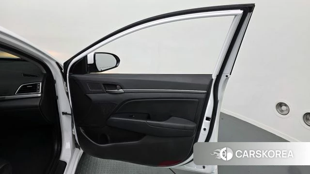 Hyundai Avante AD id 4615402 из Кореи 21