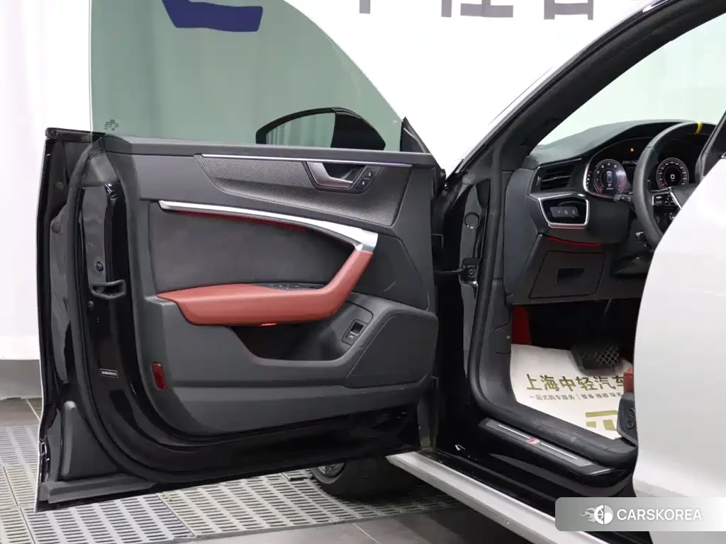 Audi A7L id 4622693 из Китая 21