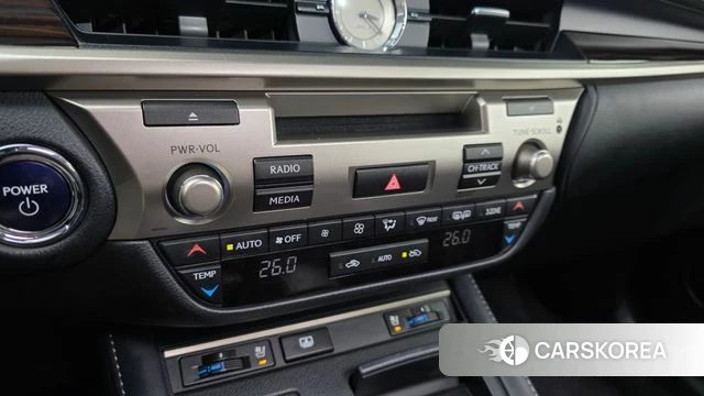 Lexus New ES300h id 4311116 из Кореи 21