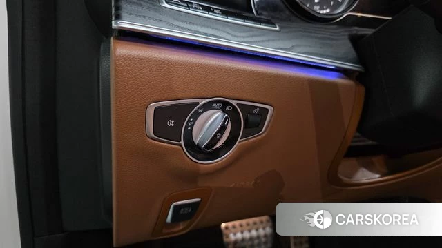 Mercedes-Benz E-Class W213 id 4196944 из Кореи 21