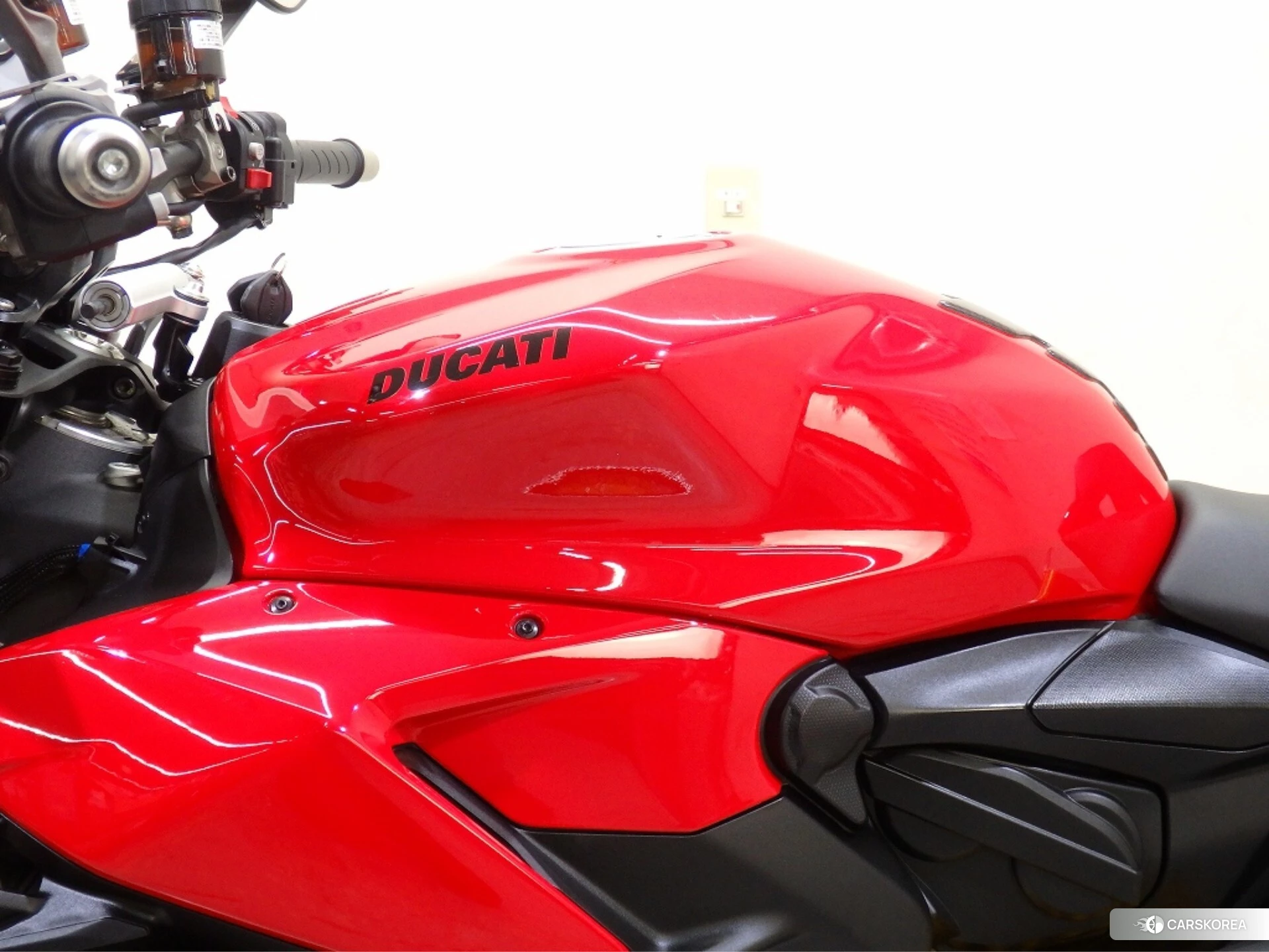 Проданный Ducati STREETFIGHTER V2 id 4365531 из Японии, фото 21