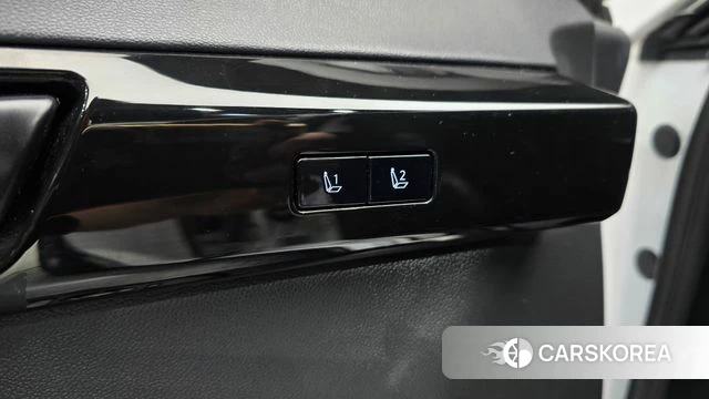 Hyundai Grandeur (GN7) id 4456388 из Кореи 21